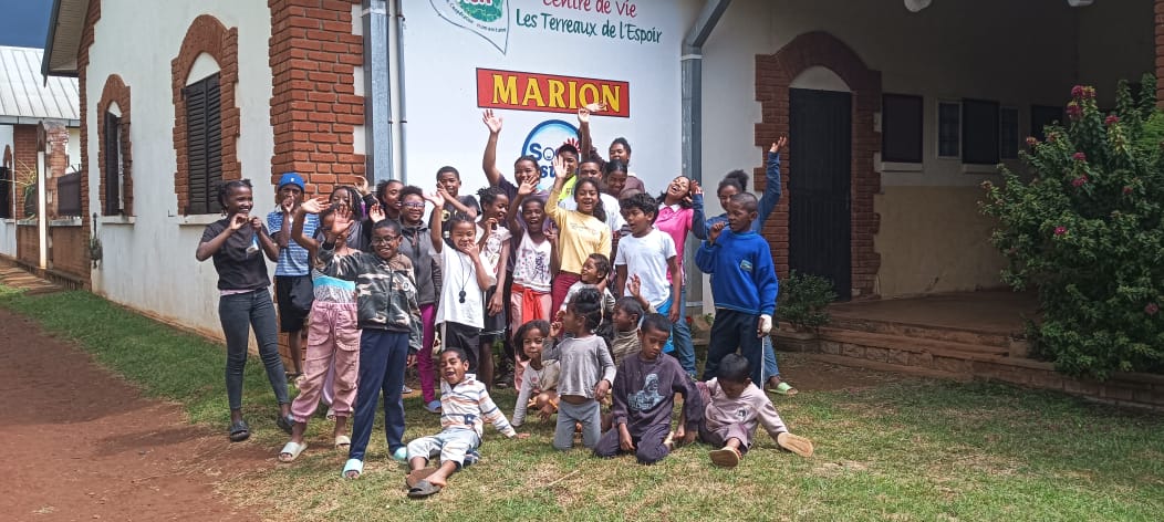 Solidarité sur le terrain